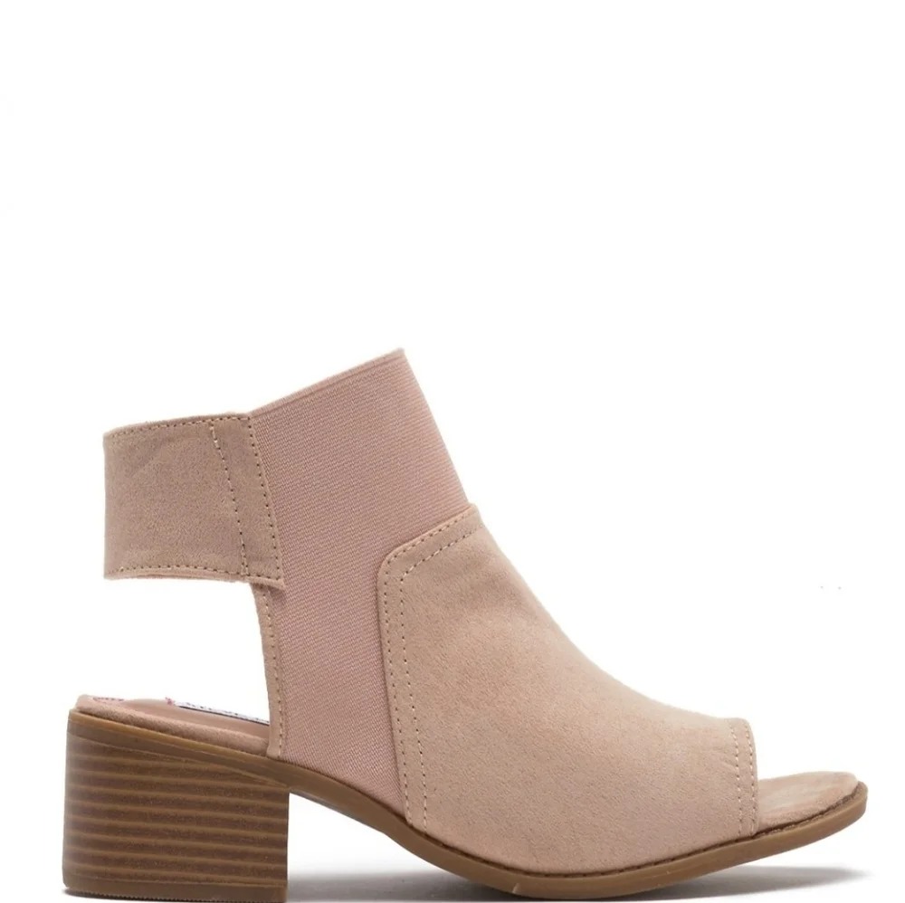 Steve  Madden Jeemma Blush big girl size 4Y ,5Y